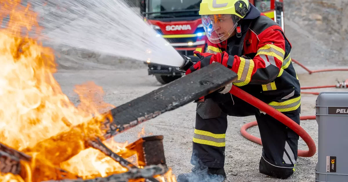 ENSURING THE EQUIPMENT SAFETY SEALING AND WATERPROOFING SOLUTION FOR DISASTER RELIEF AND EMERGENCY RESPONDERS 
